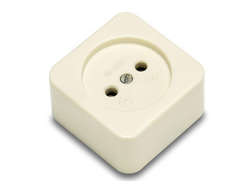 BASE ENCHUFE 10A FAMATEL